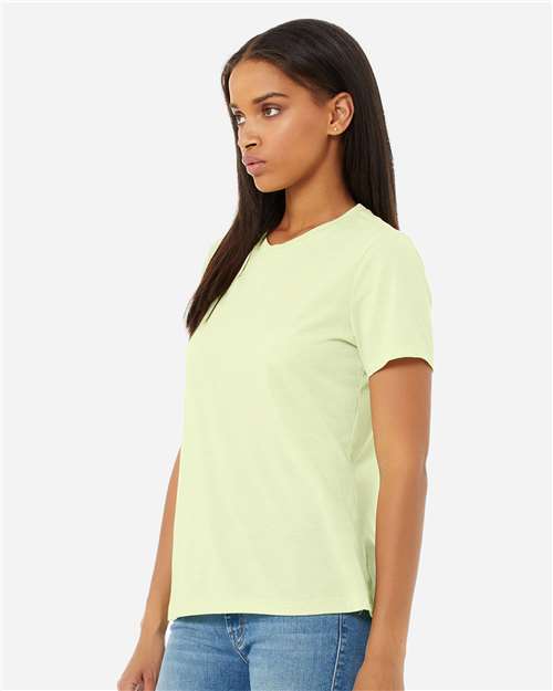 BELLA + CANVAS 6413 Spring Green Triblend — on model side