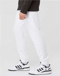 Independent Trading Co. IND20PNT White — on model side