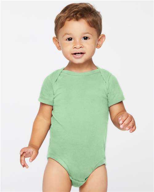 Rabbit Skins 4424 Sage — on model front