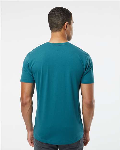LAT 6901 Oceanside — on model back