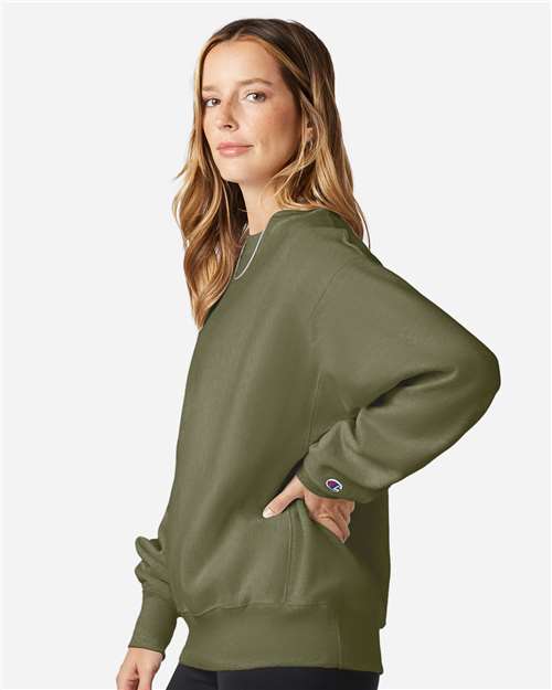 Champion S149 Fresh Olive — on model side