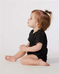 Rabbit Skins 4424 Black Leopard — on model side