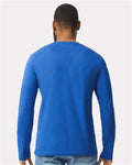 Gildan 64400 Royal — on model back