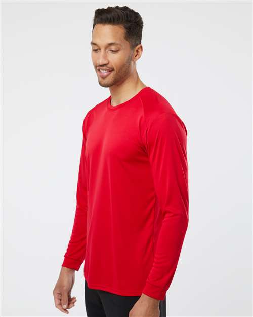 Paragon 210 Red — on model side