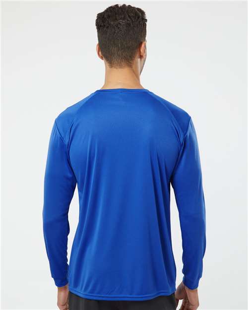 Paragon 210 Royal — on model back
