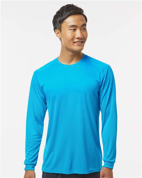 Paragon 210 Turquoise — on model front