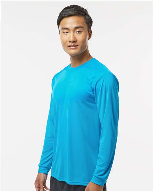 Paragon 210 Turquoise — on model side