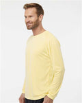 Paragon 210 Pale Yellow — on model side