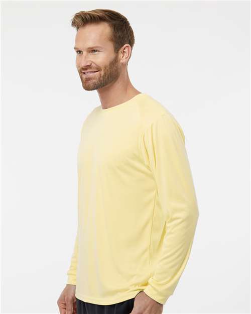 Paragon 210 Pale Yellow — on model side