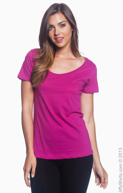 Women's Featherweight Scoop T-Shirt - Raspberry